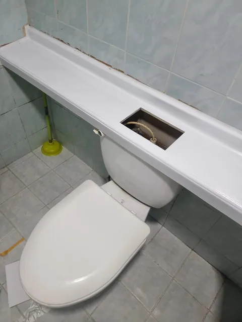 상판 페인팅 시공 후 변기 뒤 상판
